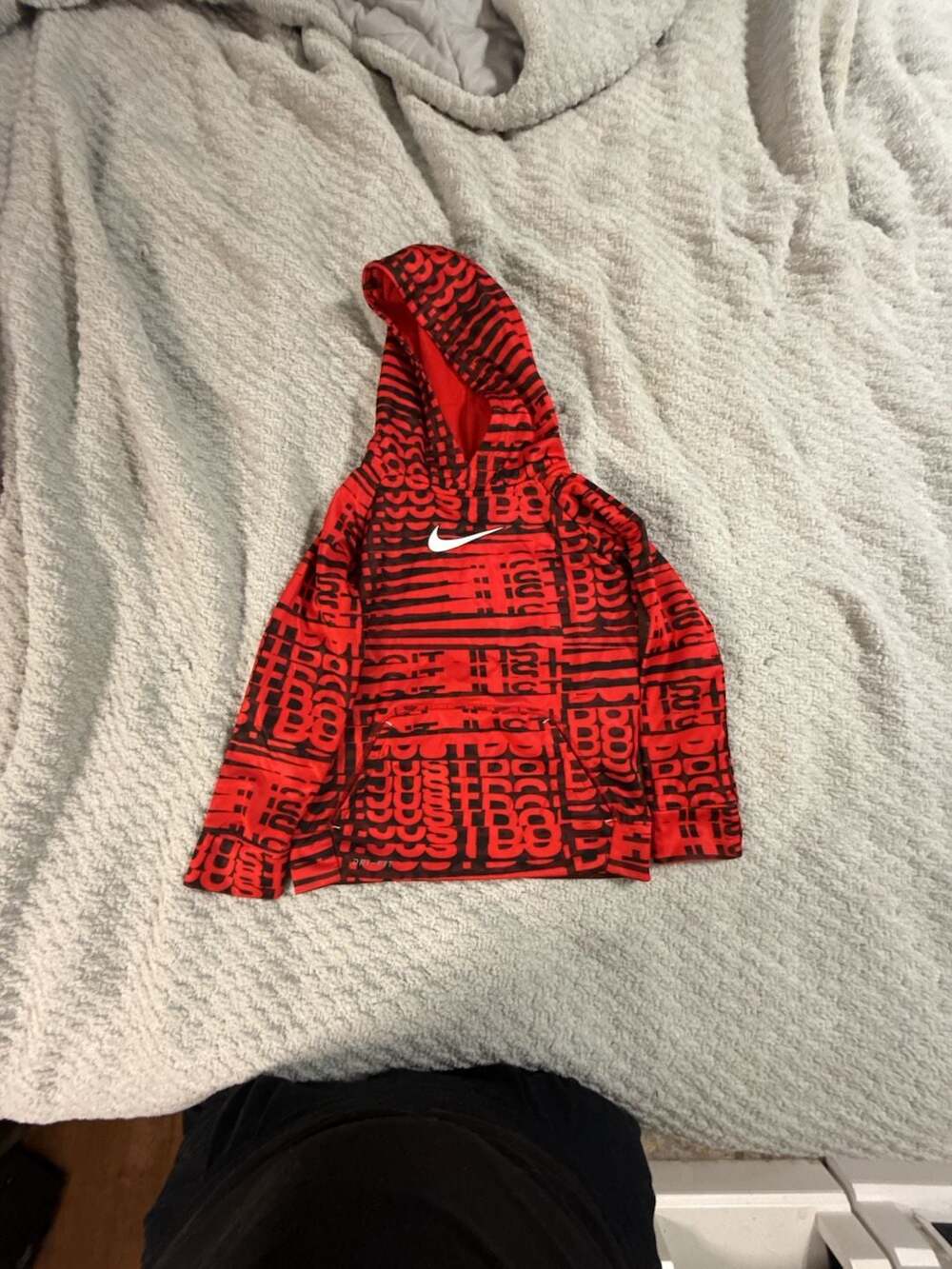Nike Boys Dri-FIT Just Do It Graphic Pullover Hoodie Red/Black